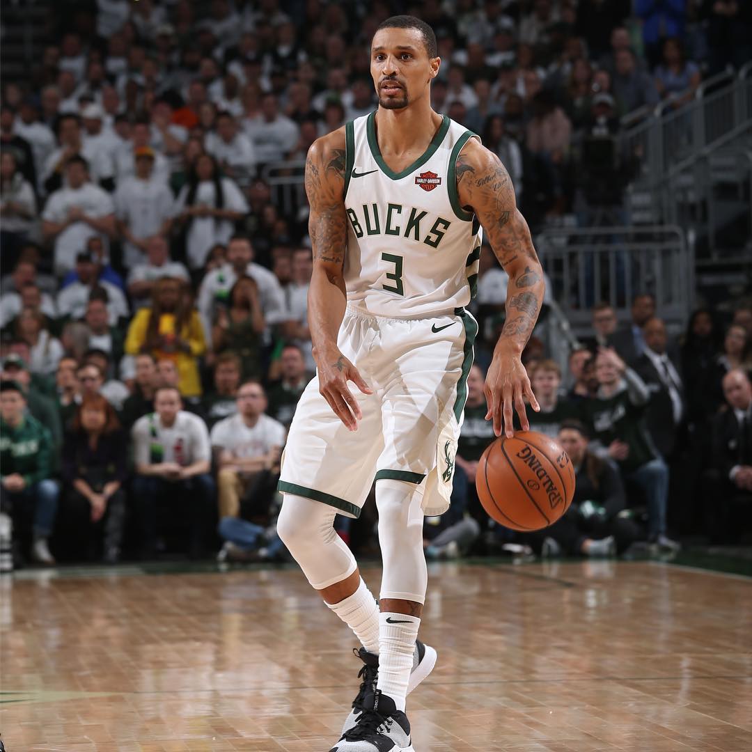 窗口期葡超传出新动向；密尔沃基雄鹿扳平良机；管理层表态——质疑声仍在；阵容厚度经受考验的简单介绍